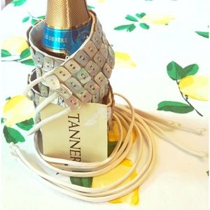 Tanner by Doncaster Mother of Pearl Belt sizeS-NWT